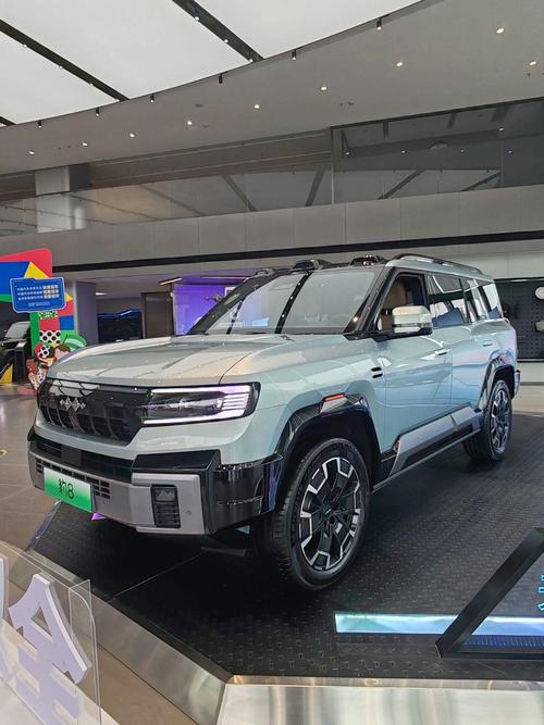 惠州171比亚迪方程豹硬派越野的爆款，英菲尼迪35周年与你共成长